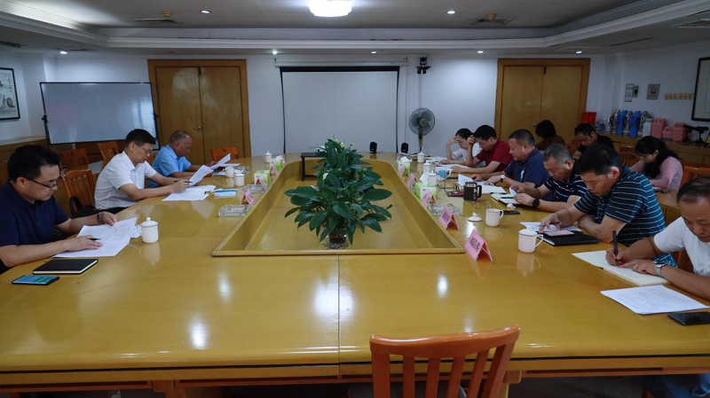 龔小波一行調研糧油集團